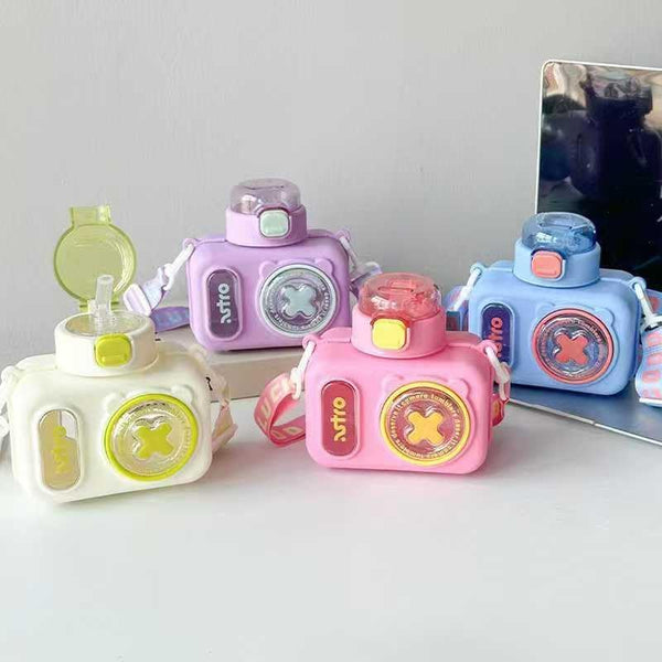 Camera Bottle Plastic Retro Kids Water Bottle, Capacity: 600ml