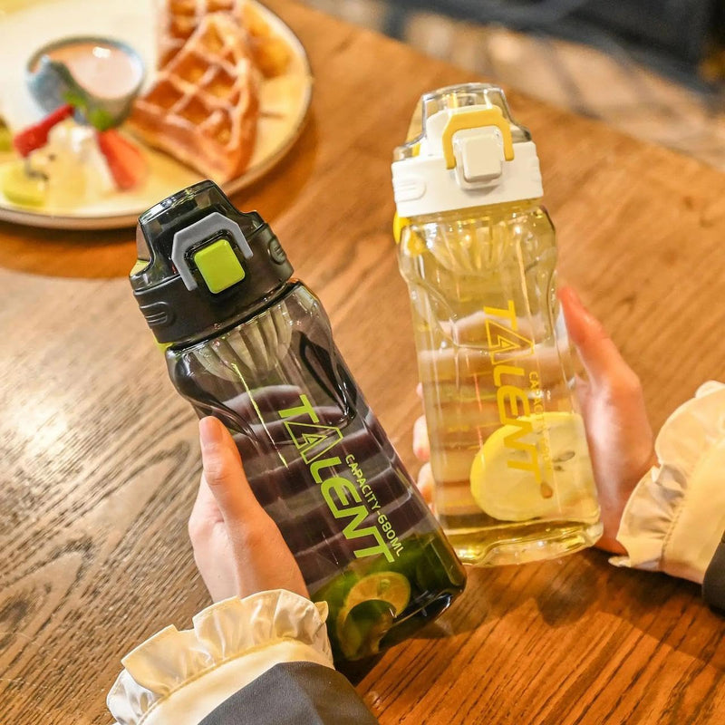 Leak Proof Sports Water Bottle with Straw, Portable Drinking Bottle for Gym and Fitness (800m), BPA Free (White)