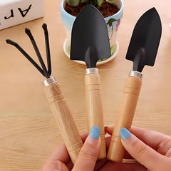 3 Pcs Gardening Hand Tools Set (Cultivator, Big Trowel, Transplanter with Wooden Handle), Home Garden Durable Plant Tool, Planting, Weeding, Pruning, Soil Maintenance, Farming Essential Kit