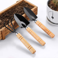 3 Pcs Gardening Hand Tools Set (Cultivator, Big Trowel, Transplanter with Wooden Handle), Home Garden Durable Plant Tool, Planting, Weeding, Pruning, Soil Maintenance, Farming Essential Kit