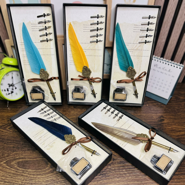 Harry Potter Feather Quill Pen and Ink Set